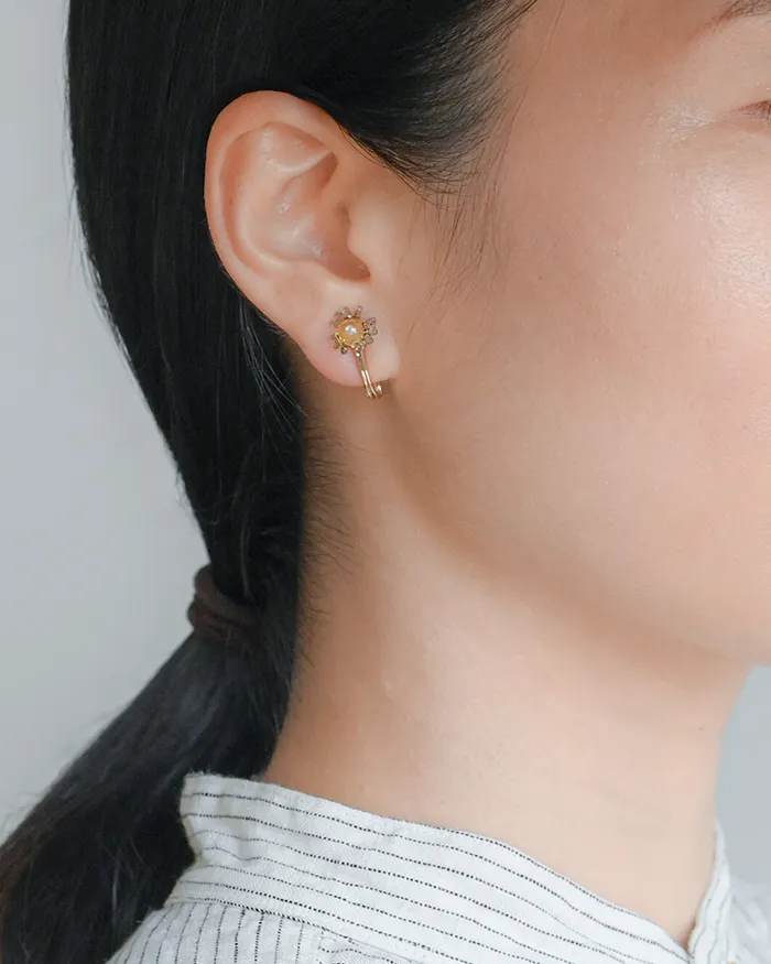 イヤリング 夕暮れのカモミール グレー1